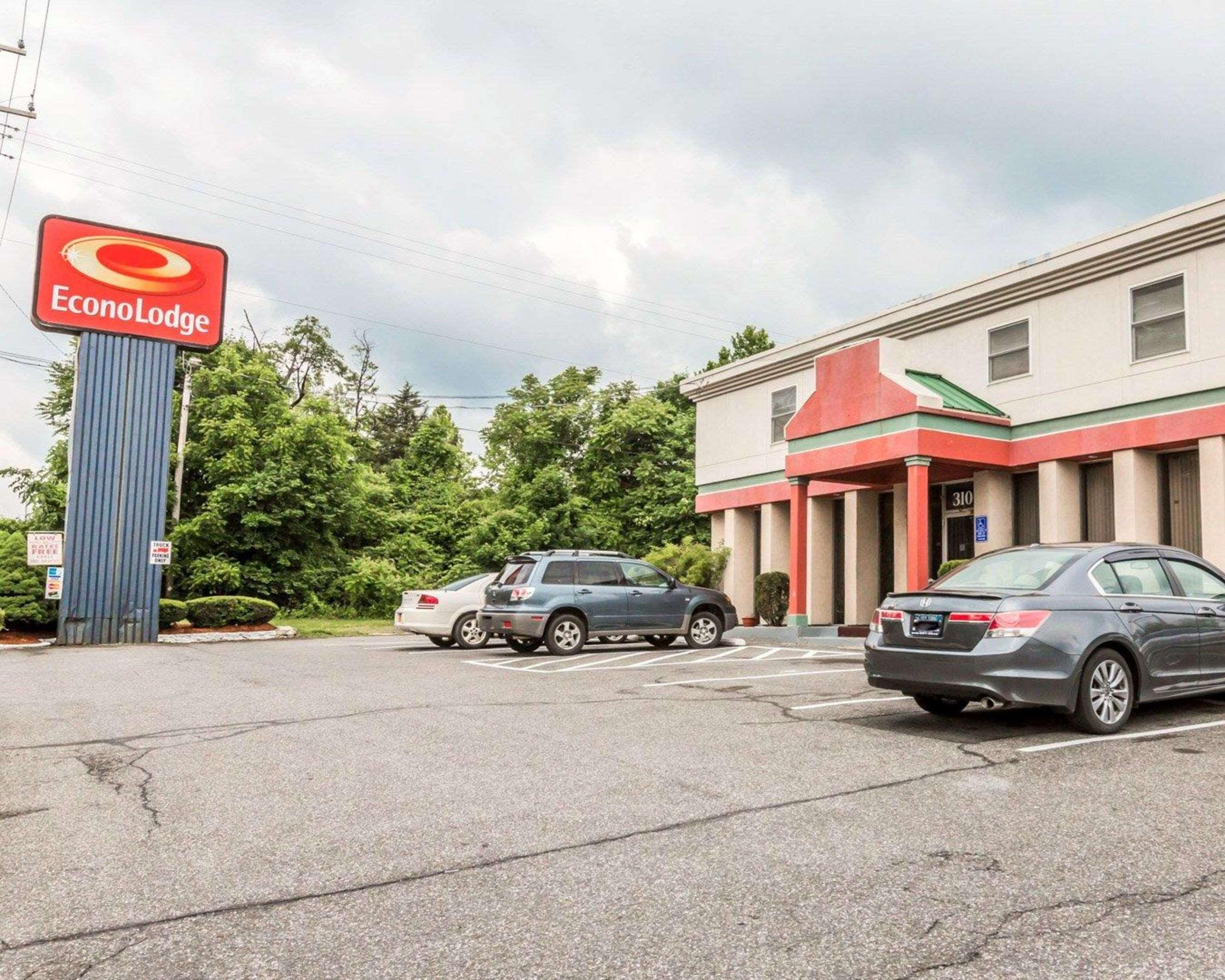 Econo Lodge Stewart International Airport New Windsor Екстериор снимка