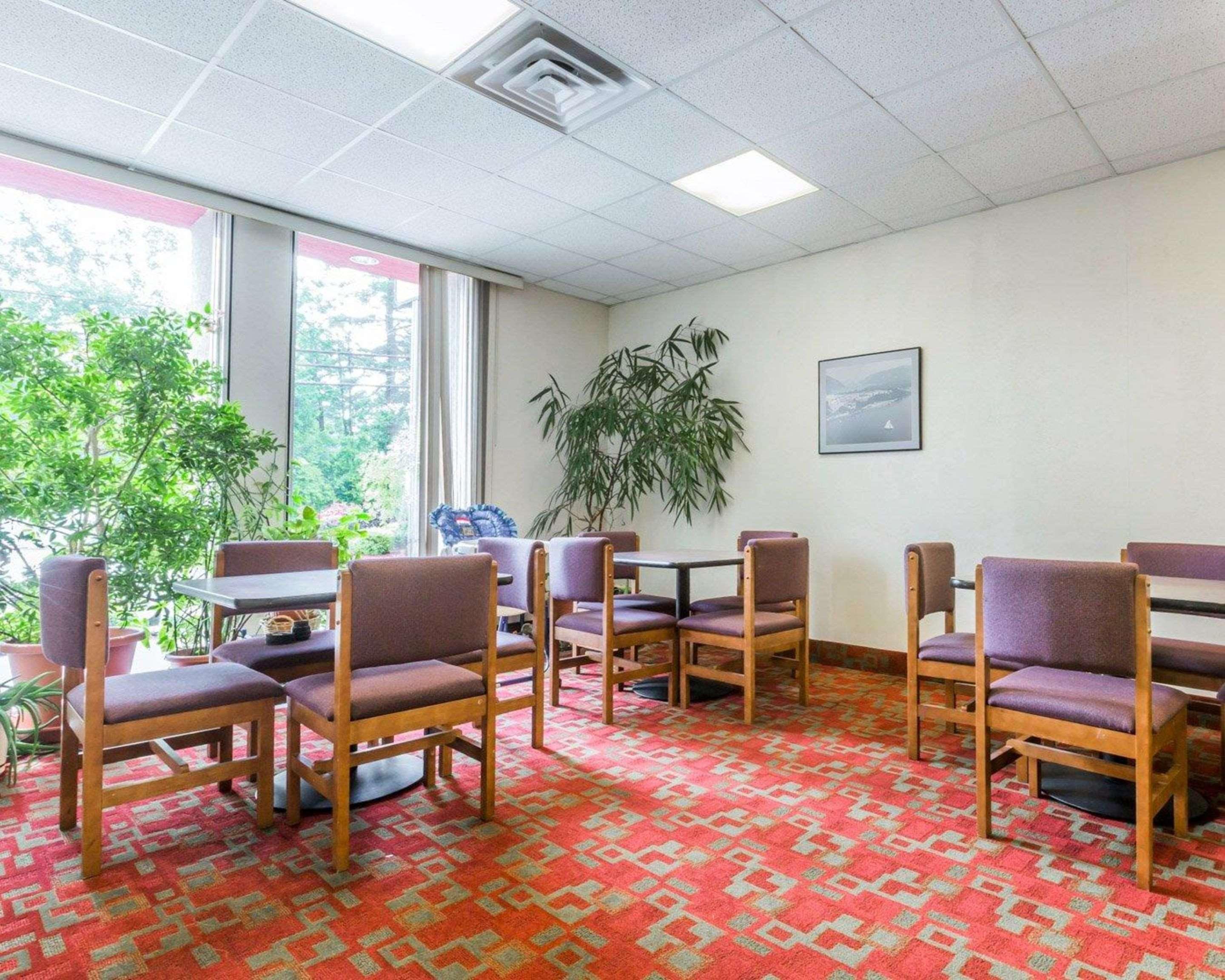 Econo Lodge Stewart International Airport New Windsor Екстериор снимка