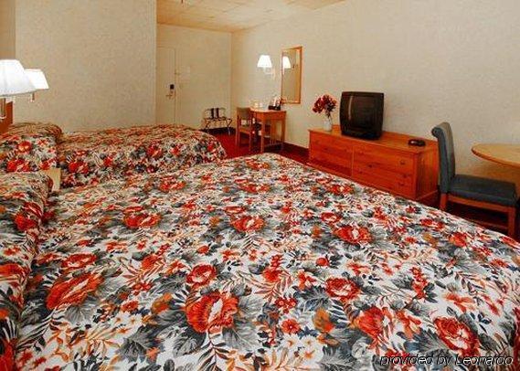 Econo Lodge Stewart International Airport New Windsor Екстериор снимка