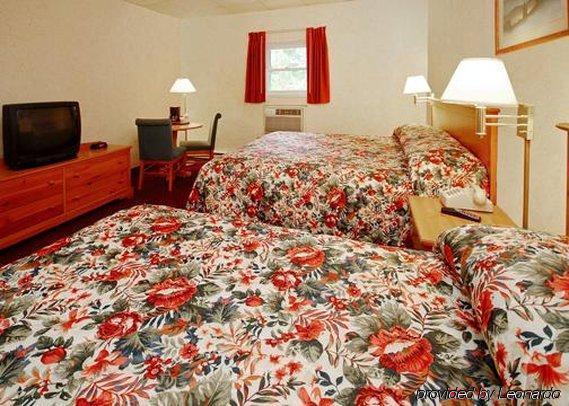 Econo Lodge Stewart International Airport New Windsor Екстериор снимка